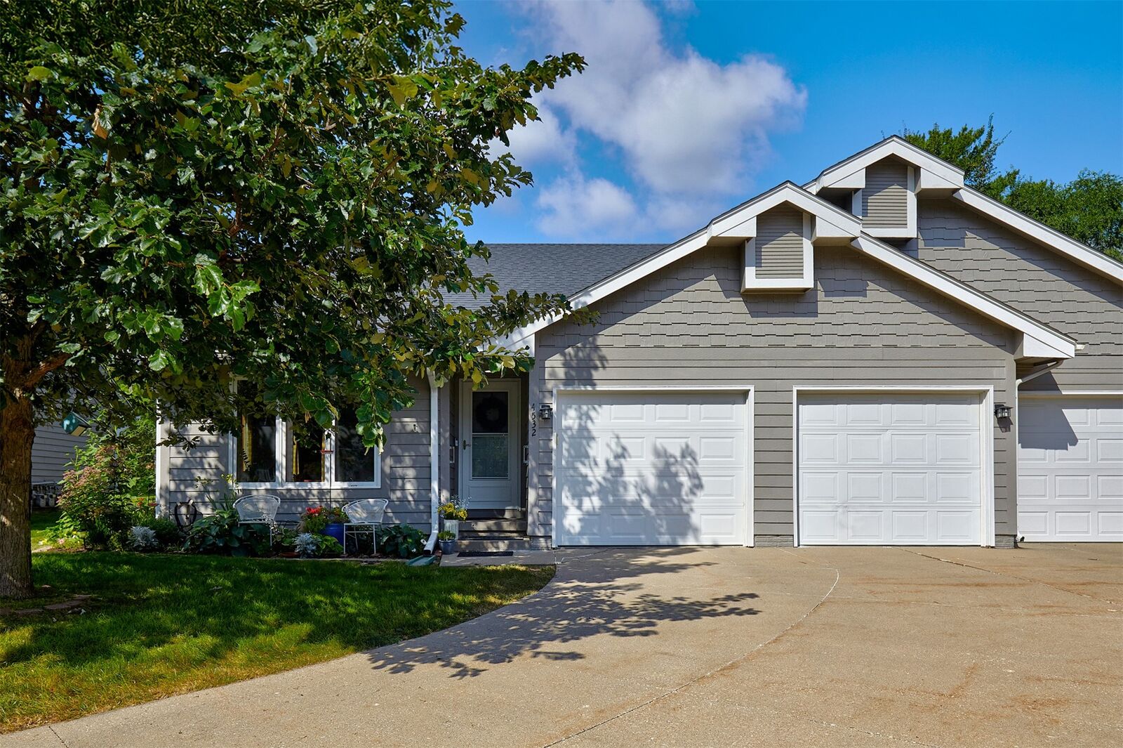 Property Photo: 4532 71st Street IA 50322