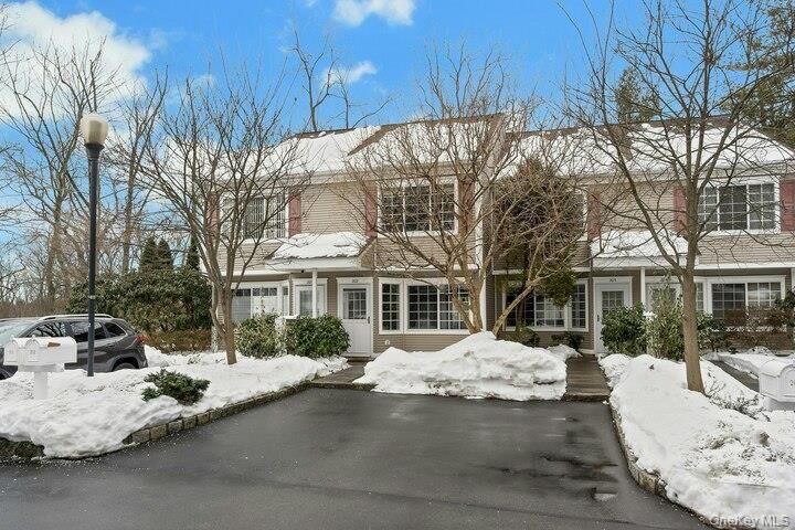 Property Photo:  202 Park Ridge Lane  NY 10603 
