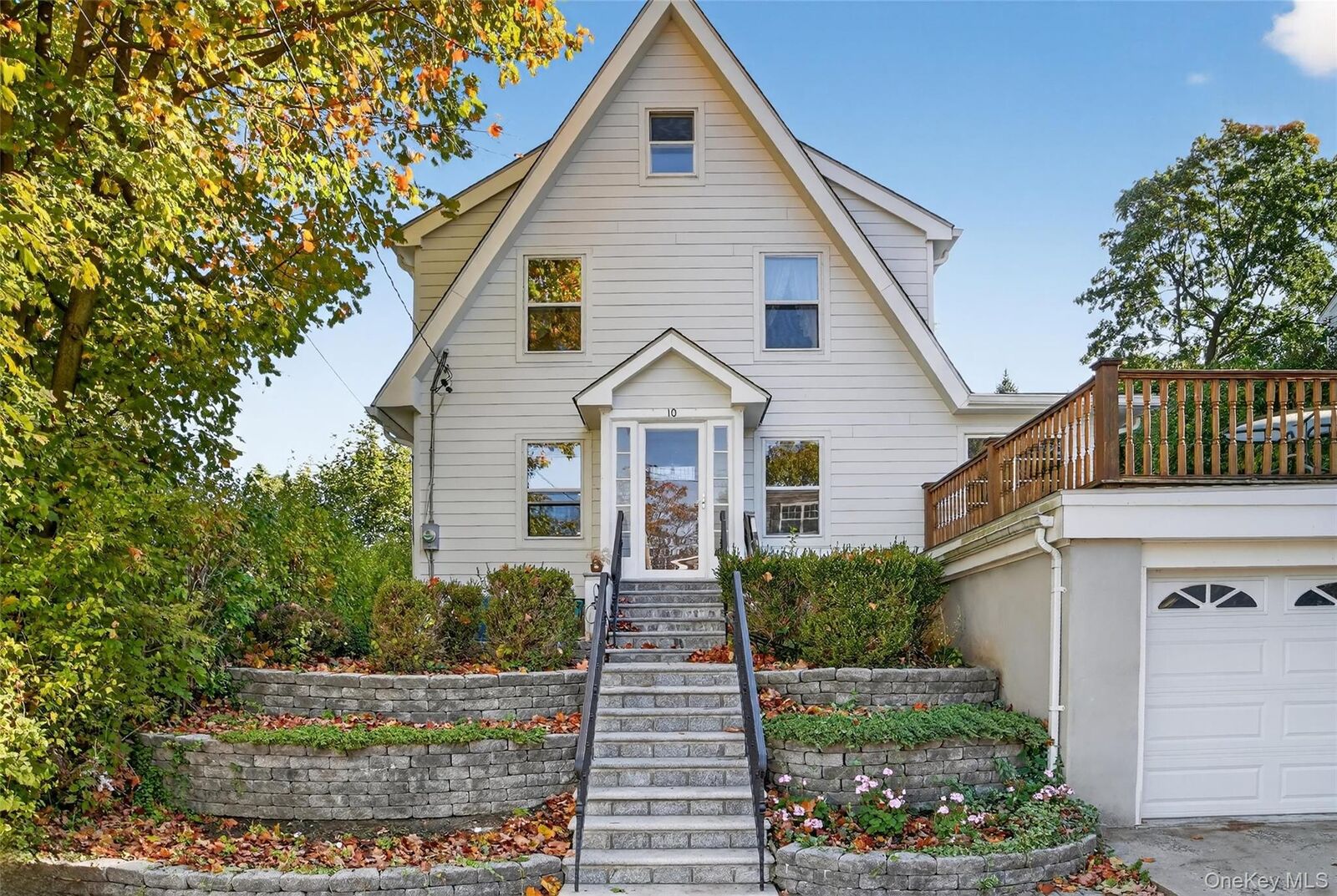 Property Photo:  10 Edna Street  NY 10606 