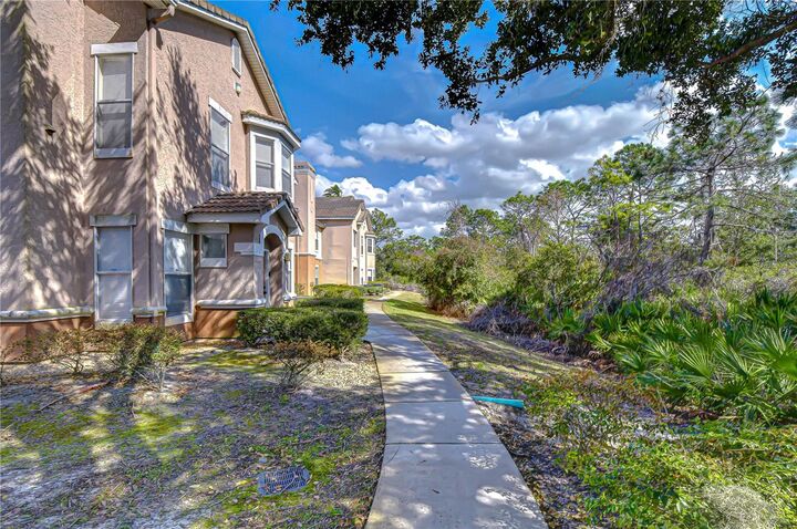 Property Photo:  10409 Villa View Circle 10409  FL 33647 