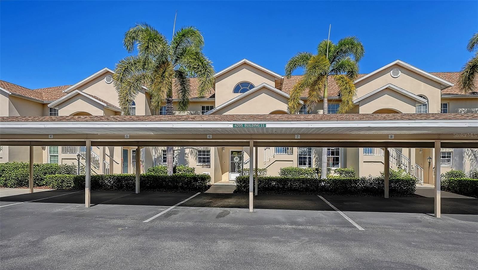 Property Photo:  4205 Castlebridge Lane 1112  FL 34238 
