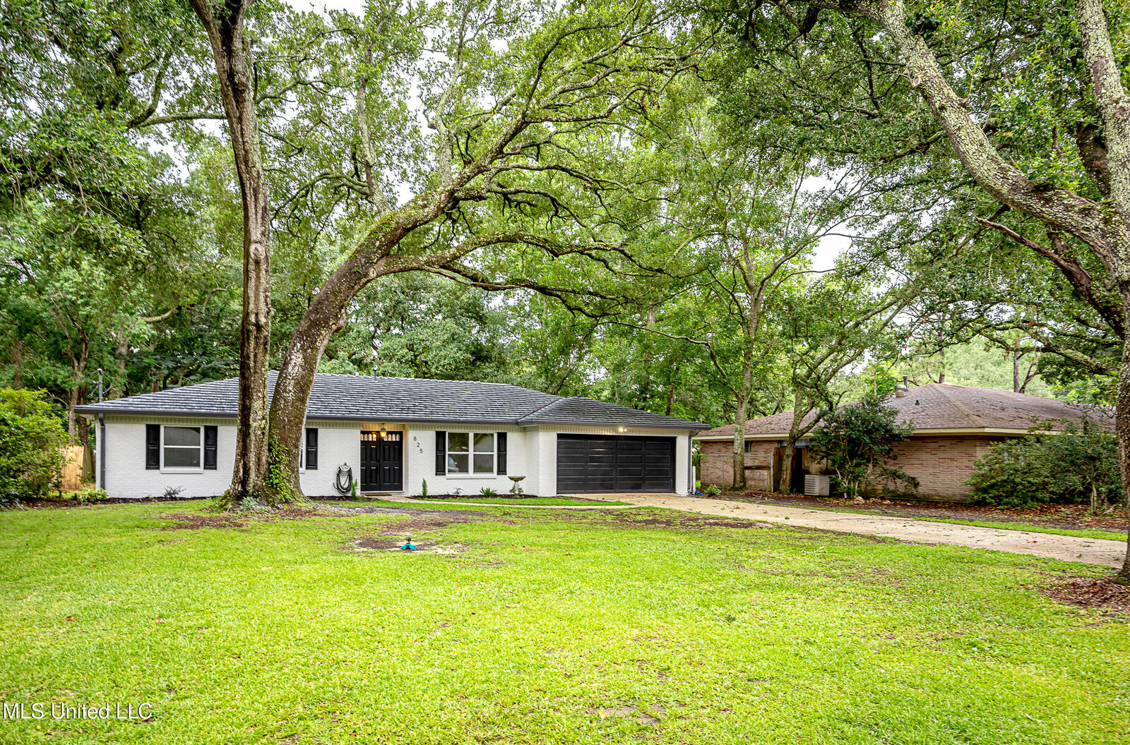 Property Photo:  825 Graveline Road  MS 39553 