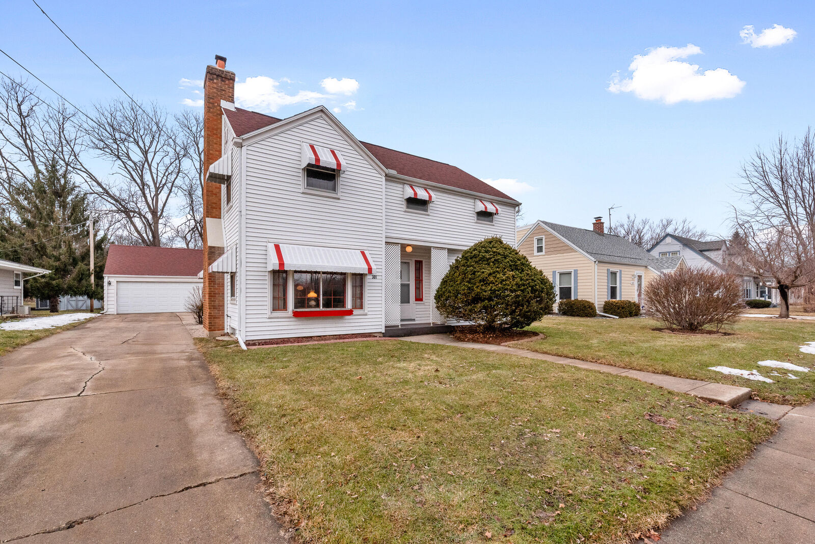 Property Photo:  301 North Ave  WI 53029 