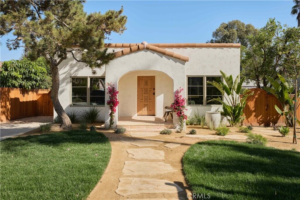 Property Photo: 3433 Larga Avenue CA 90039