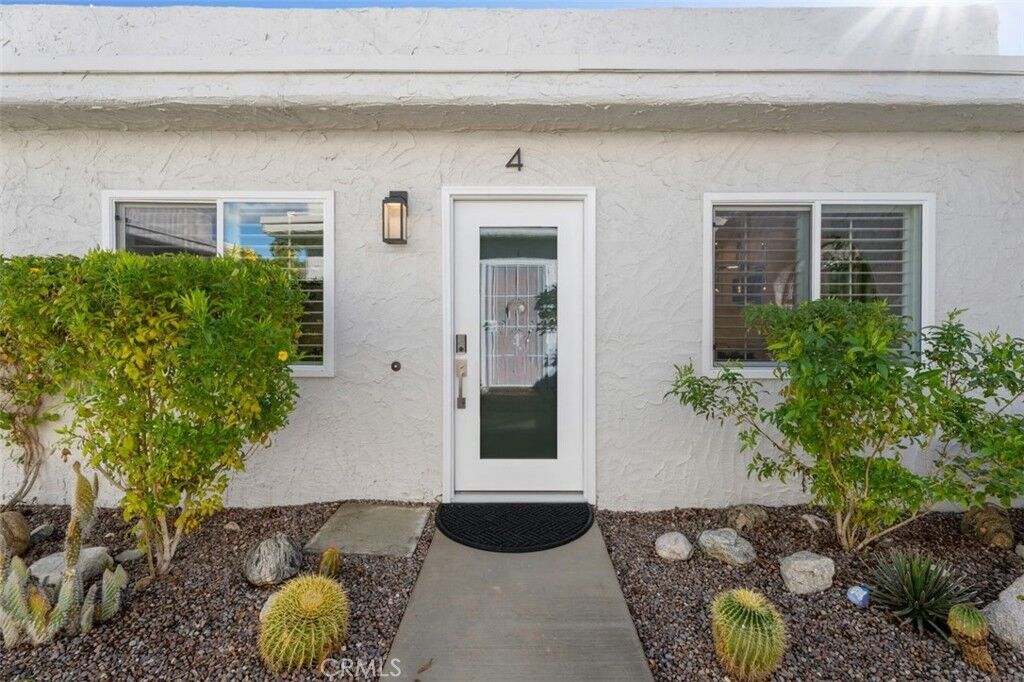 Property Photo:  800 E Cottonwood Rd 4  CA 92262 