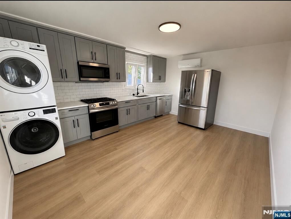 Property Photo:  6 Page Avenue 2  NJ 07071 