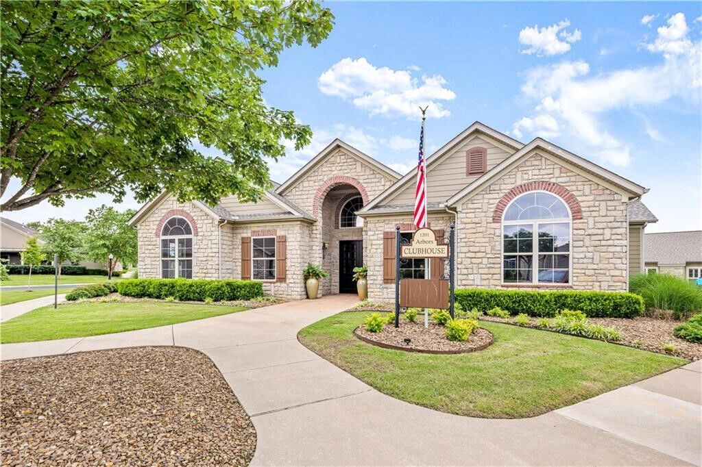 Property Photo:  2504 Sierra Street  AR 72713 