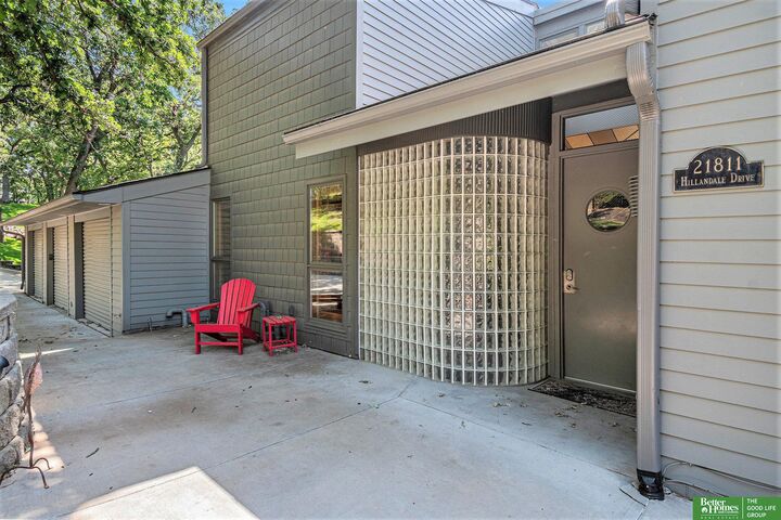 Property Photo: 21811 Hillandale Drive NE 68022