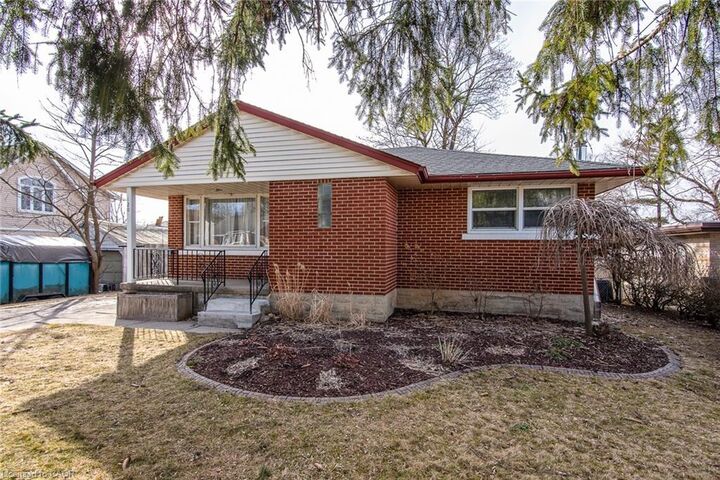 Property Photo:  120 Fourth Avenue  ON N2C 1N8 