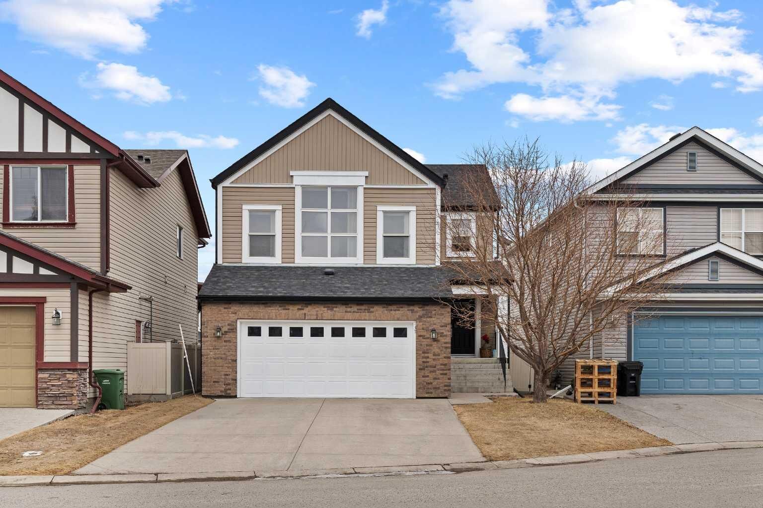 Property Photo:  137 Copperleaf Bay SE  AB T2Z 0J2 