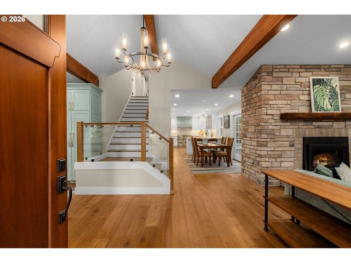 Property Photo:  767 10th St  OR 97034 