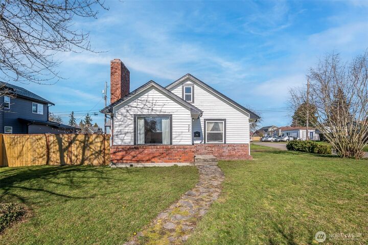 Property Photo:  929 E 57th Street  WA 98404 