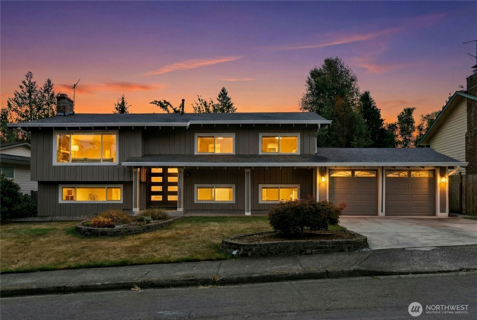 Property Photo:  12563 SE 71st Street  WA 98056 