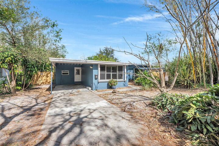 Property Photo:  1705 SW 10th Street  FL 33312 