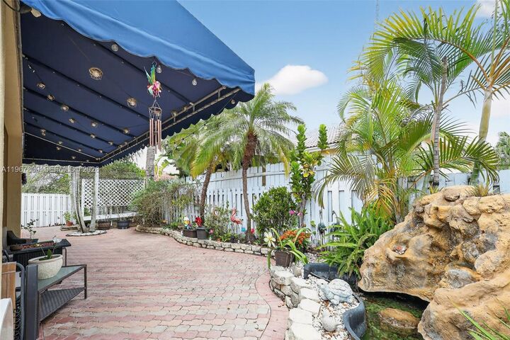 Property Photo:  1561 SW 187th Ave  FL 33029 