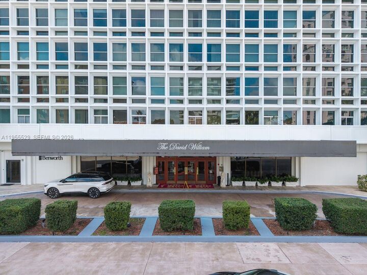 Property Photo:  700 Biltmore Way 501  FL 33134 