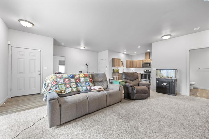 Property Photo: 1322 13th St WA 99320