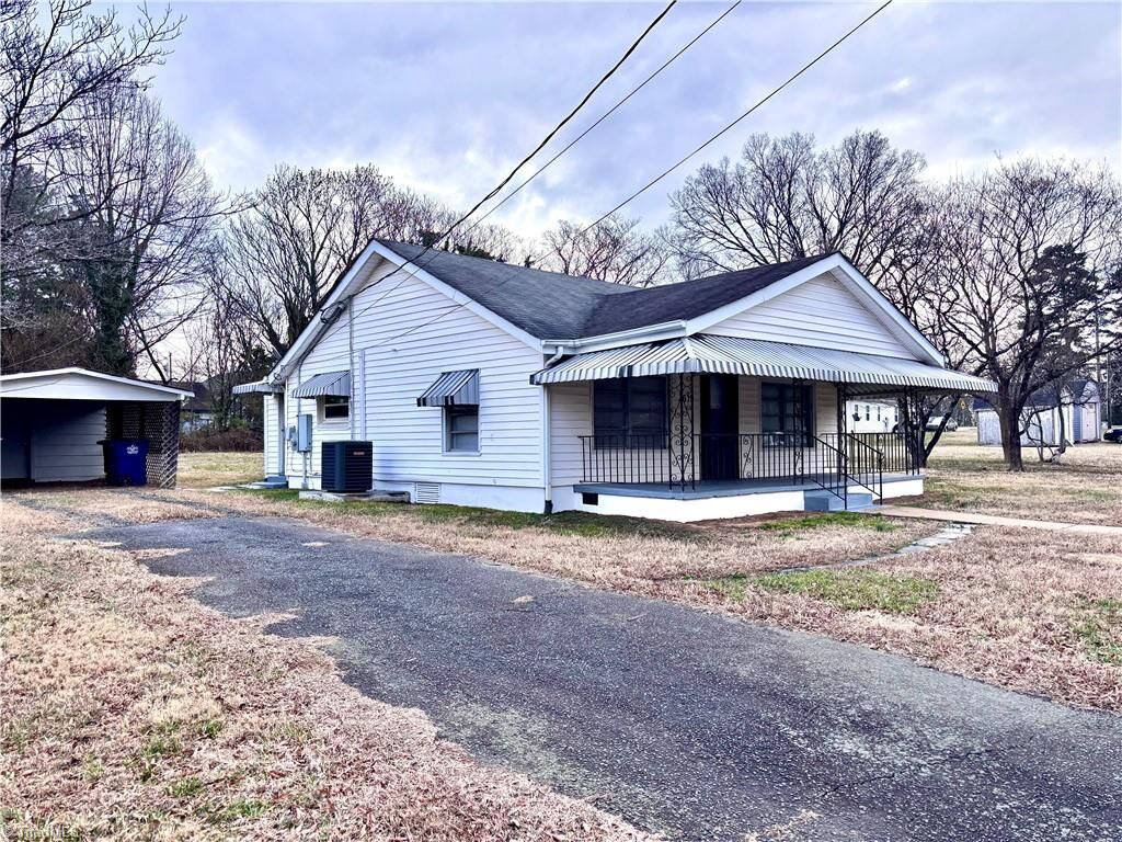 Property Photo: 3619 Mineola Street NC 27107