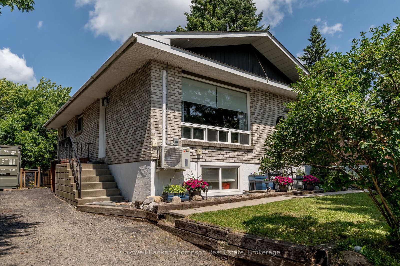 Property Photo:  38 Susan Street W  ON P1H 1X2 