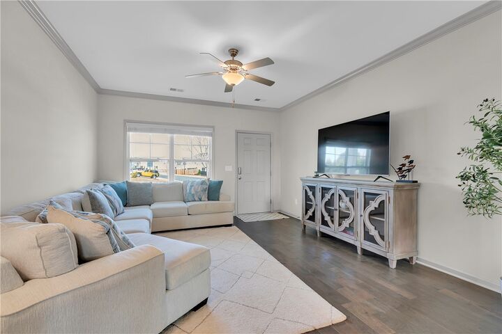 Property Photo: 302 Phillips Drive SC 29670