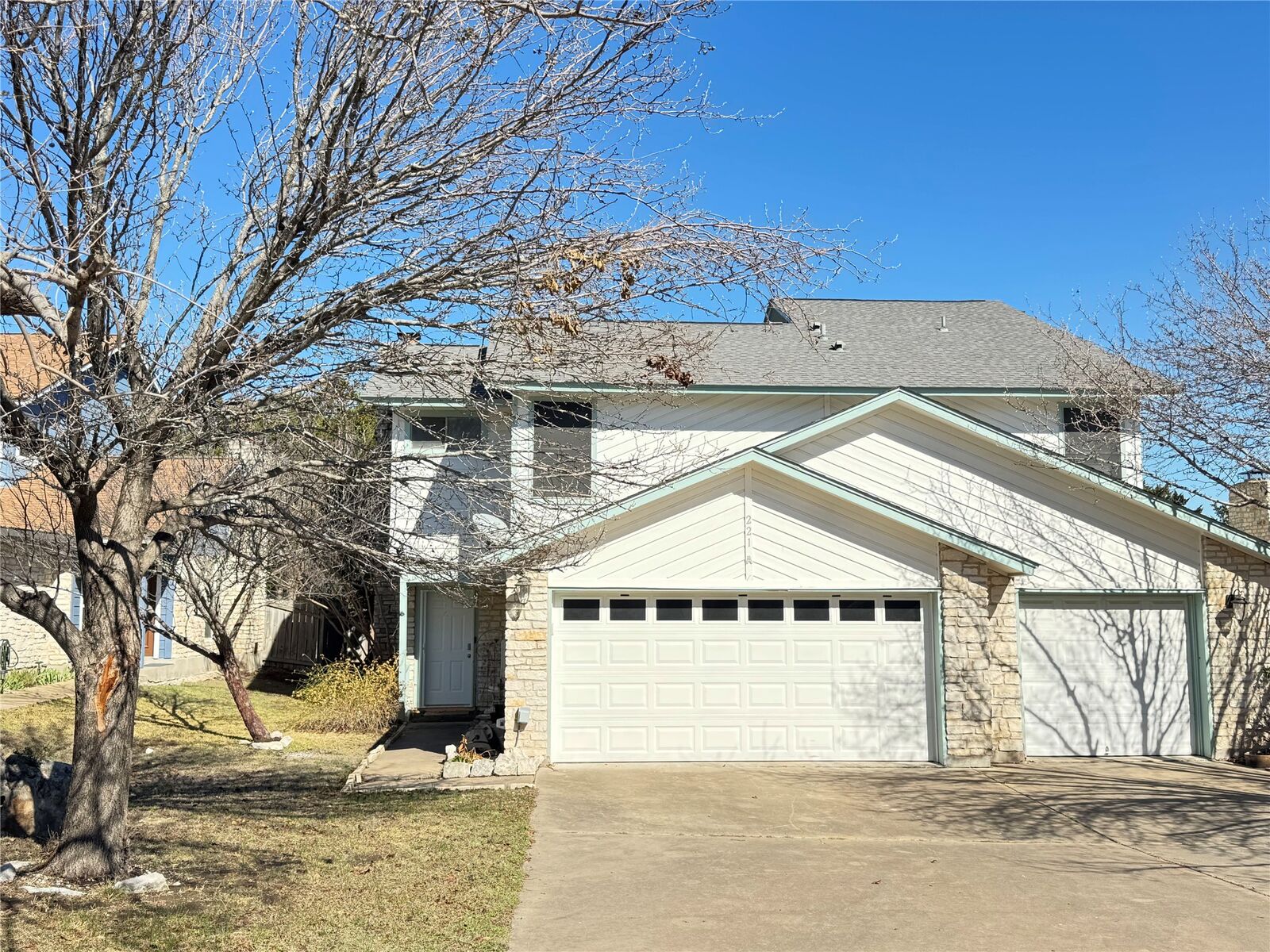 Property Photo: 221 Stowaway Cove A TX 78734