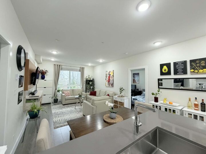 15351 101 Avenue 407 — photo 1