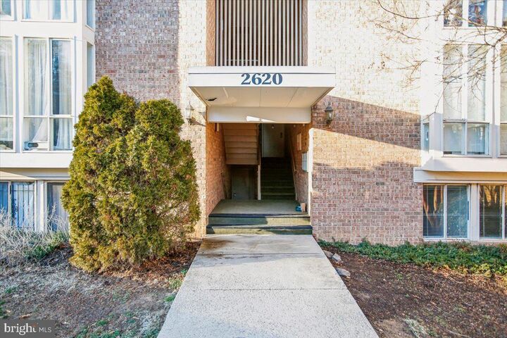 Property Photo:  2620 Fort Farnsworth Road 2B  VA 22303 