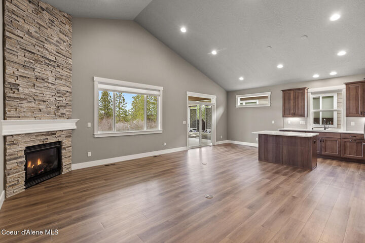 Property Photo:  22835 E Edgewater Ln  WA 99019 