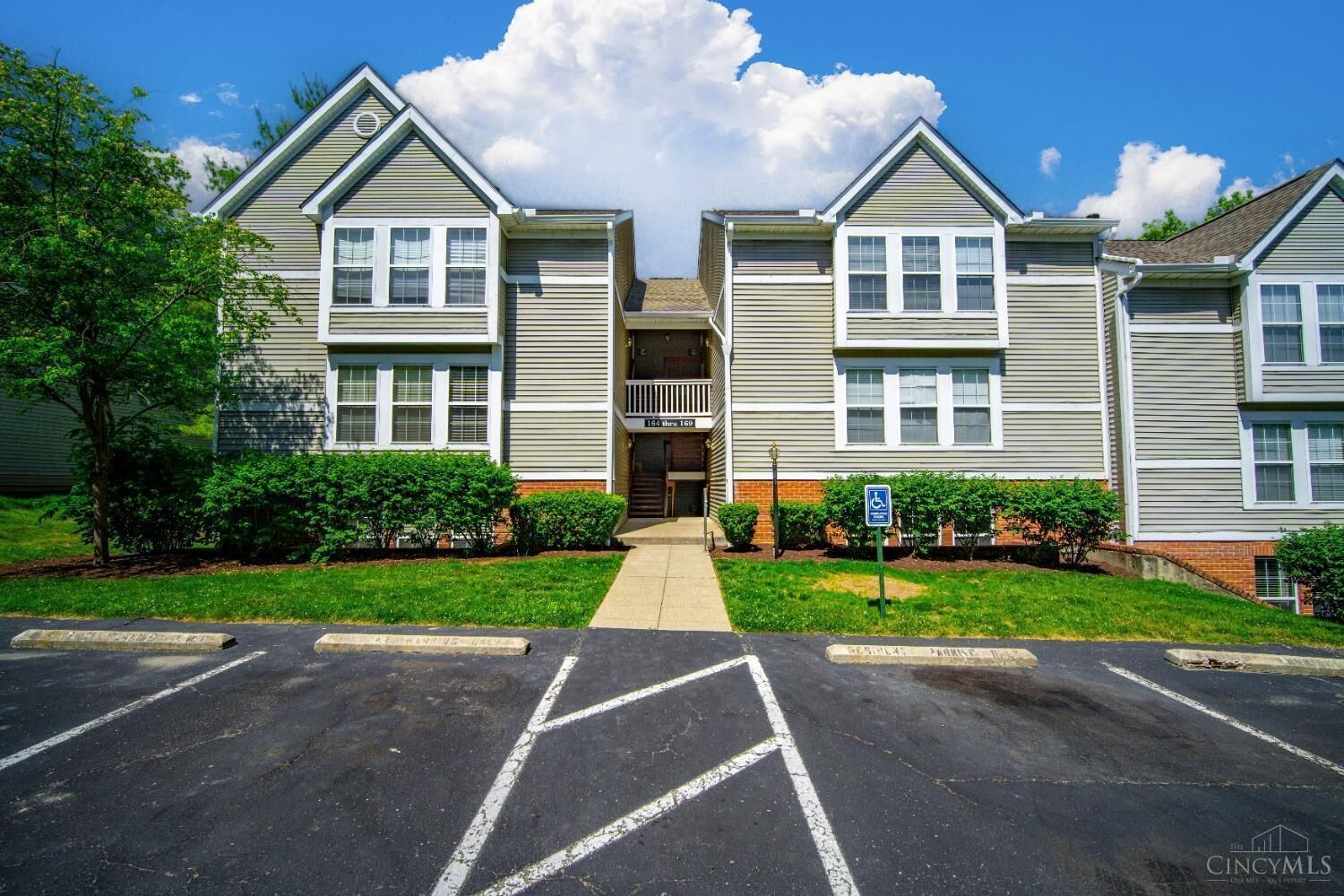 Property Photo: 165 High Ridge Court OH 45014