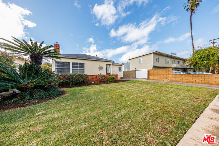 Property Photo:  785 El Medio Ave  CA 90272 