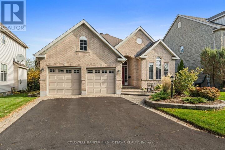 Photo de la propriété:  19 Fencerow Way  ON K2J 4X8 