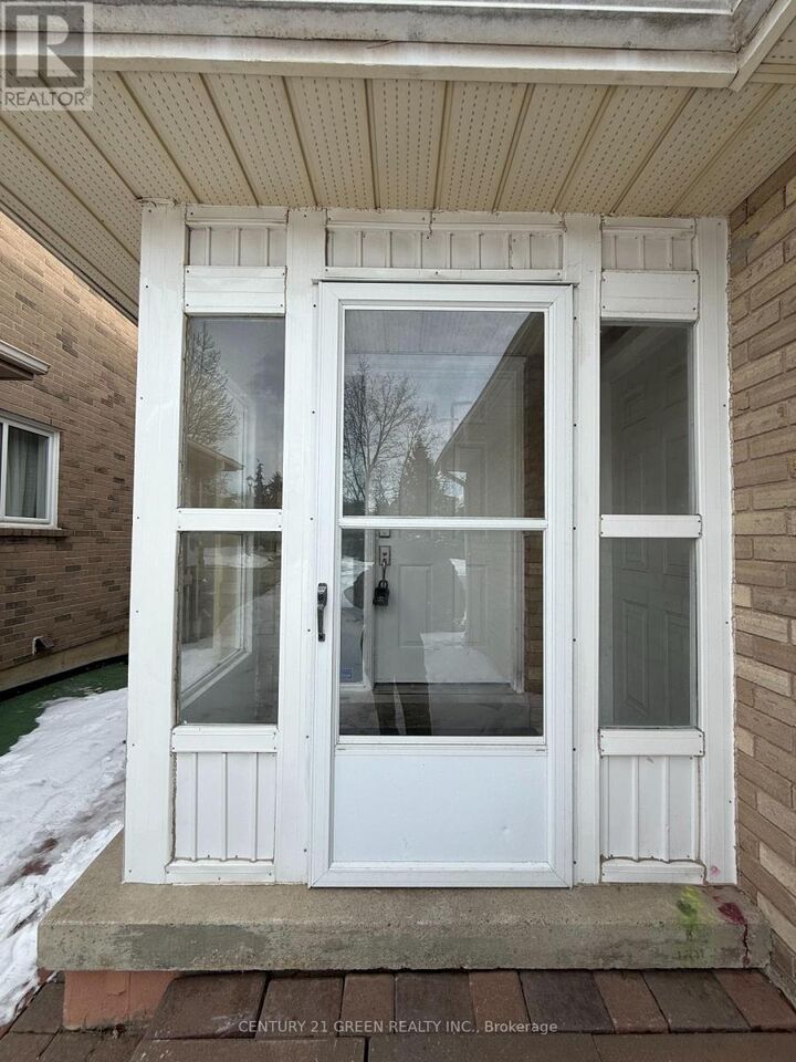 Property Photo:  6071 Duford Drive  ON L5V 1A8 