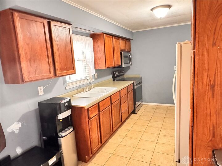 Property Photo: 905 Old Springfield Road OH 45377