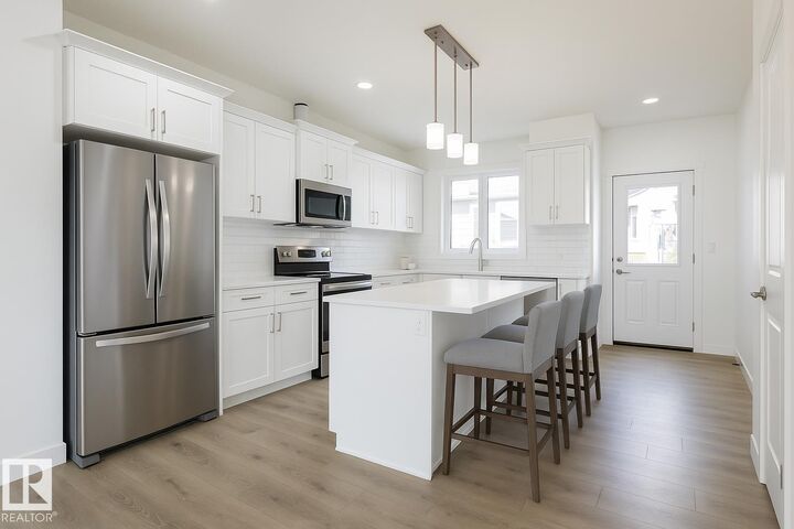 Property Photo:  19516 30 Avenue NW  AB T6M 1M2 