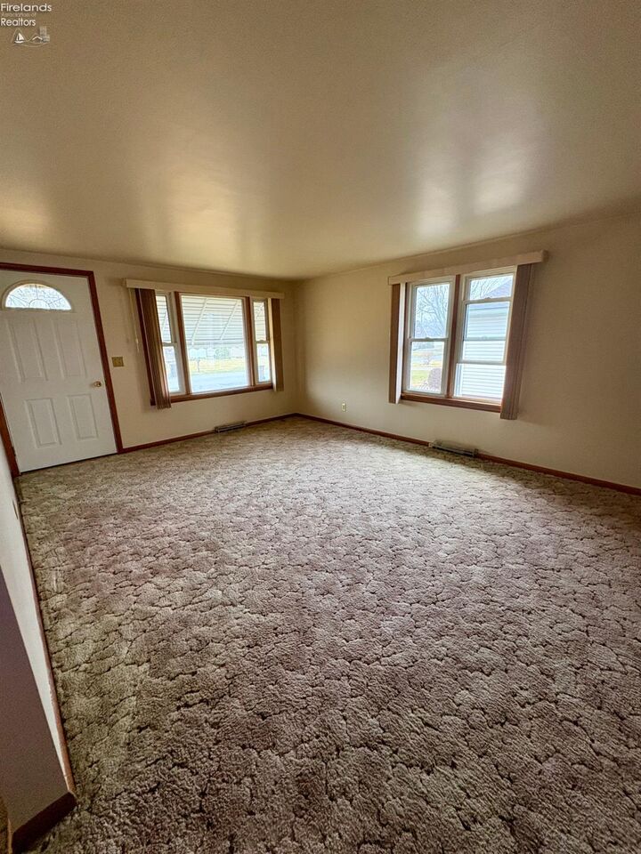 Property Photo:  332 Elm Avenue  OH 44883 