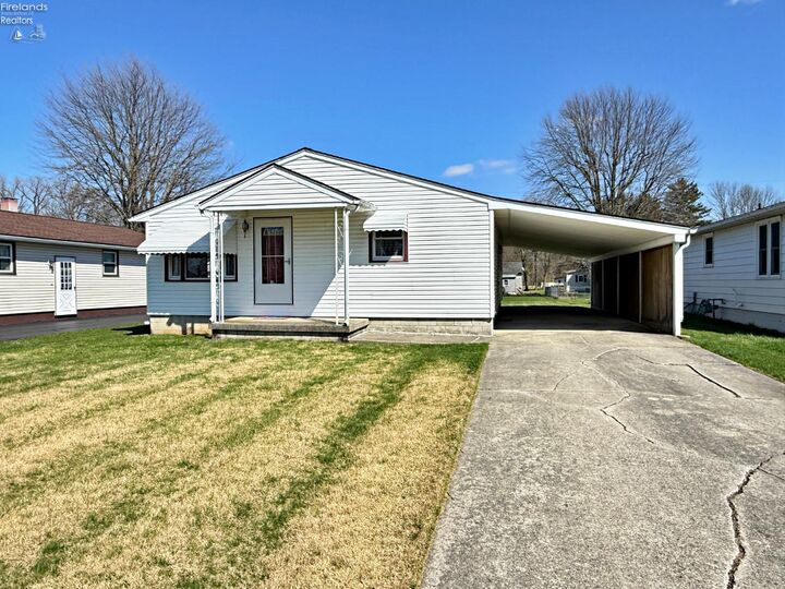 Property Photo: 332 Elm Avenue OH 44883