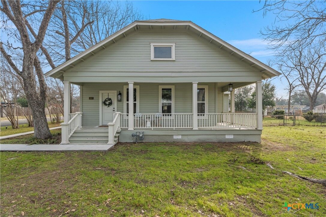 Property Photo:  1007 N Jackson Avenue  TX 76520 