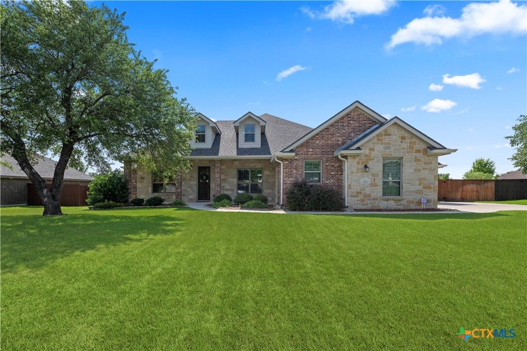 Property Photo:  2041 Bella Vita Drive  TX 76559 