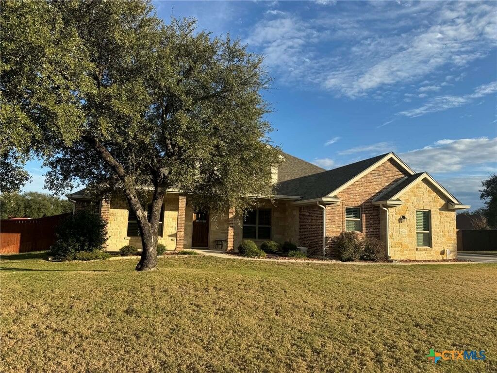 Property Photo: 2041 Bella Vita Drive TX 76559