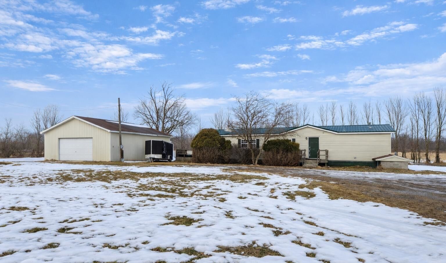 Property Photo:  4742 W Curtis  MI 48618 