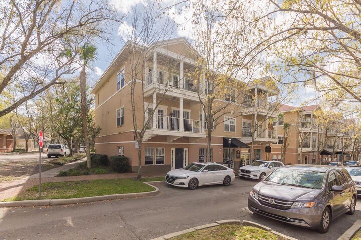 Property Photo:  9119 SW 52nd Avenue 201  FL 32608 