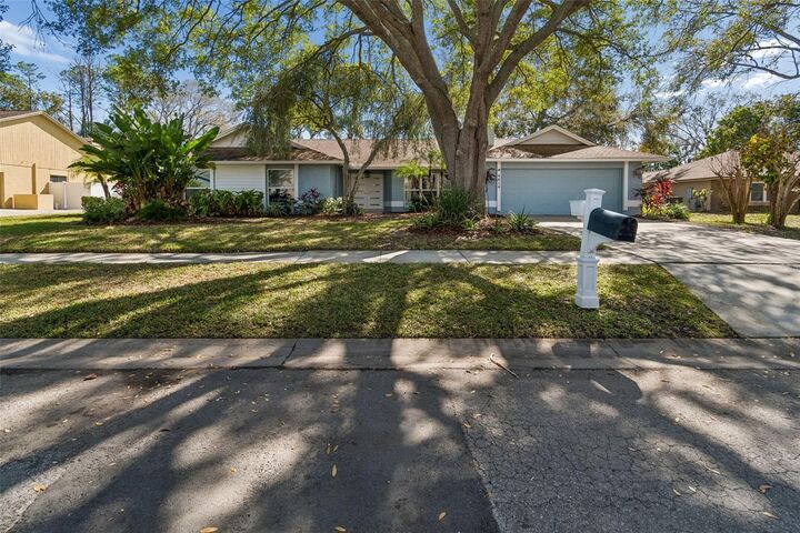 Property Photo: 4616 Westford Circle FL 33618