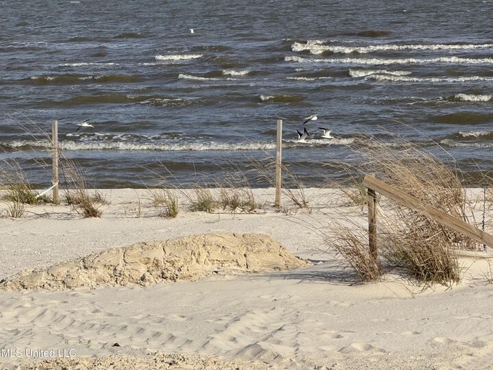 Property Photo: 202 Vacation Lane MS 39576