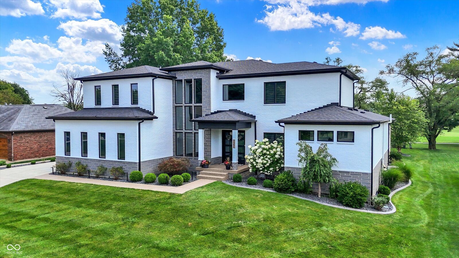 Property Photo: 3081 Golfview Drive IN 46143