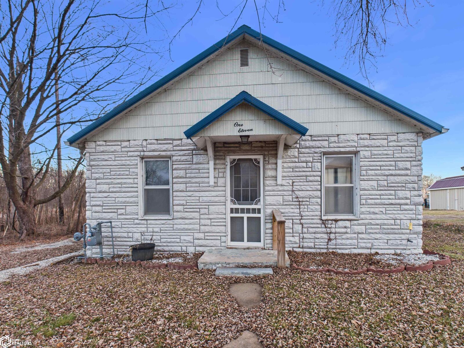 Property Photo:  111 Chestnut  IA 52639 