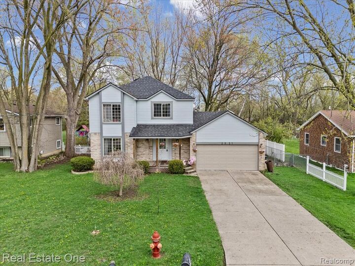 Property Photo:  2931 Wisconsin Road  MI 48083 6129 