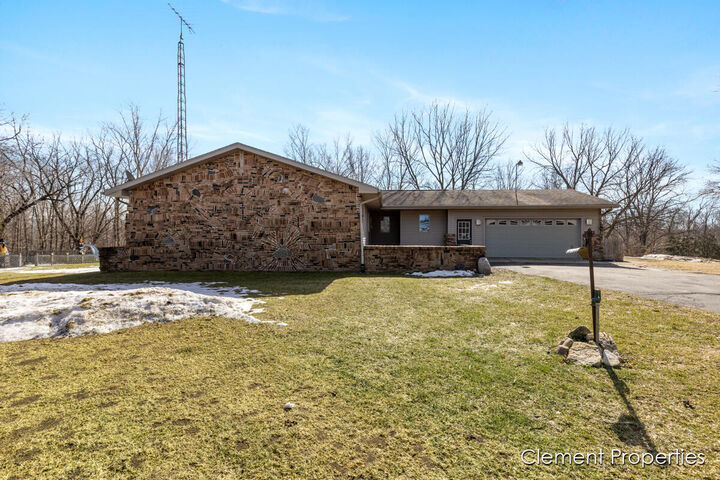 Property Photo:  13544 Kenowa Avenue  MI 49330 