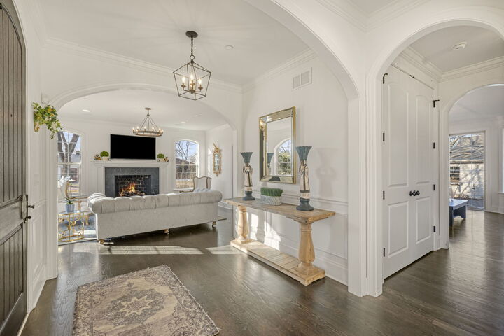 Property Photo:  629 Kenwood Avenue  IL 60048 