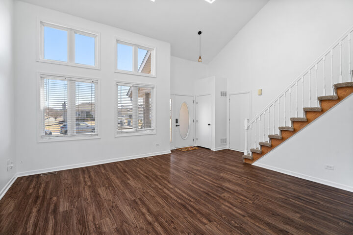 Property Photo:  262 Lakeview Court  IL 60475 