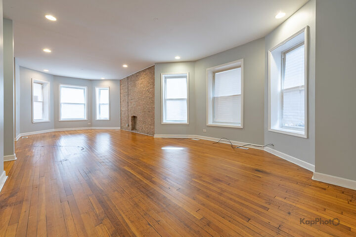 Property Photo:  7750 S Saginaw Avenue 1  IL 60649 